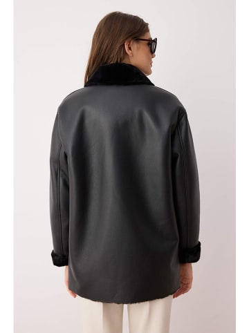Kunstlederjacke in Schwarz