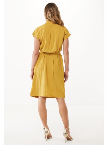 Kleid in Senf