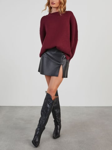 Sweter w kolorze bordowym