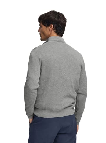 Pullover in Grau