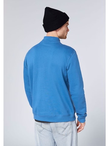 Bluza w kolorze niebieskim