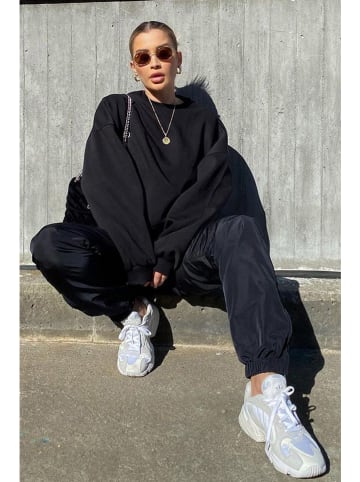 Sweatshirt in Schwarz