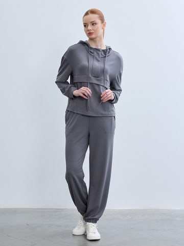 Hose in Grau