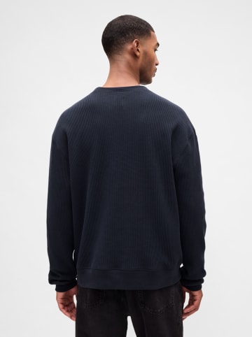 Sweter w kolorze granatowym