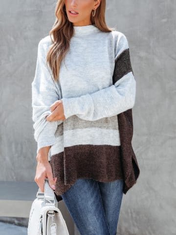 Sweter w kolorze błękitnym