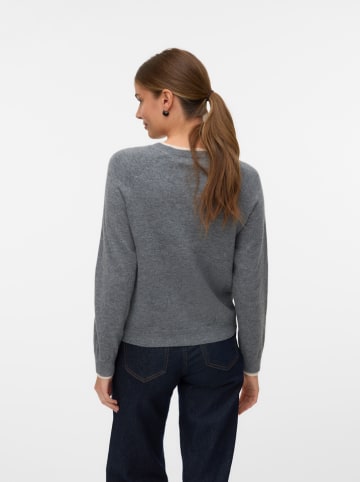 Sweter w kolorze szarym