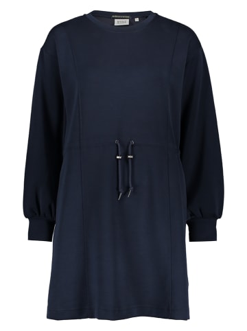 Kleid in Dunkelblau