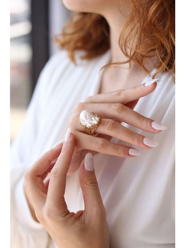 Vergulde ring met parels