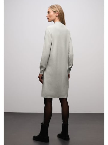 Kleid in Hellgrau
