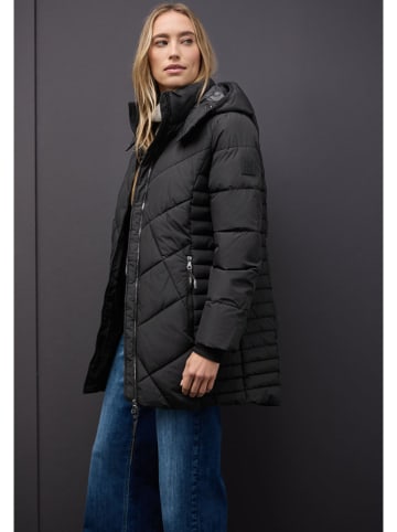 Winterjacke in Schwarz