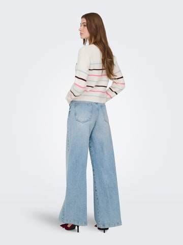 Sweter w kolorze kremowym