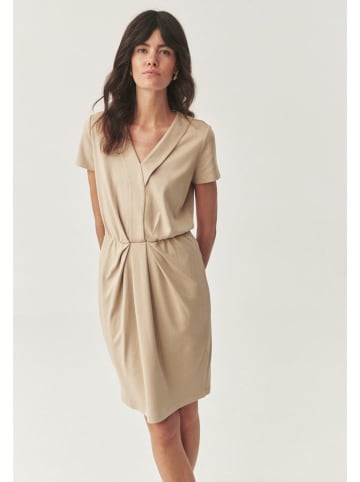 Kleid in Beige