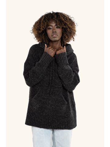 Sweter w kolorze czarnym