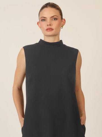 Kleid in Schwarz