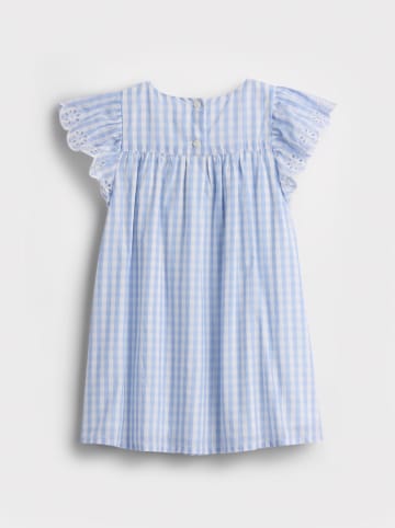 Kleid in Hellblau