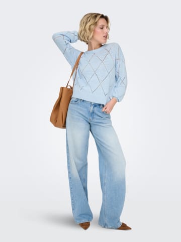 Sweter w kolorze błękitnym