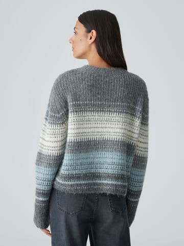 Sweter w kolorze szaro-błękitno-białym