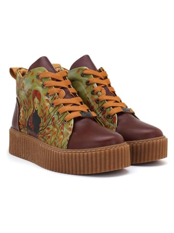 Sneakers in Braun