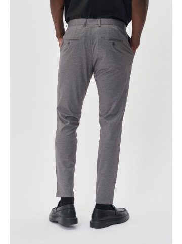 Chino in Grau