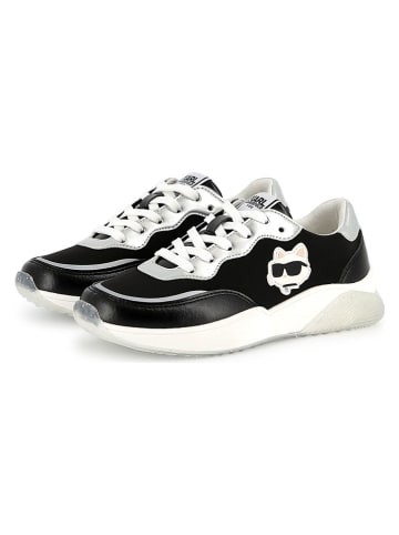 Sneakersy w kolorze czarno-białym