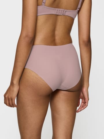 Pełne figi high waist w kolorze jasnoróżowym