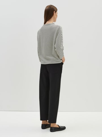 Sweatshirt "Ulola" in Weiß/ Schwarz