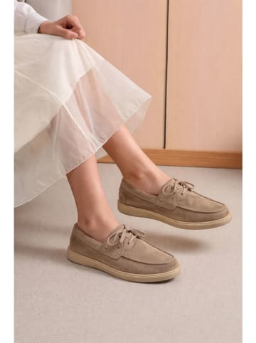 Mokasyny w kolorze khaki