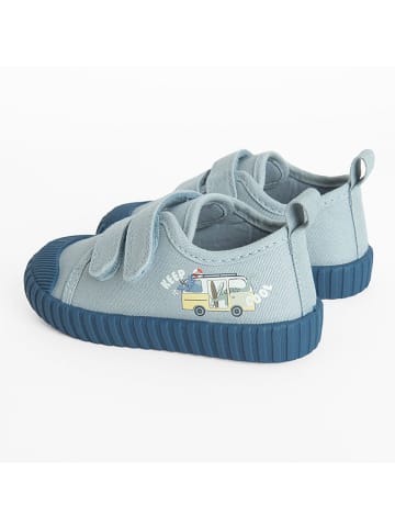 Sneakersy w kolorze błękitnym