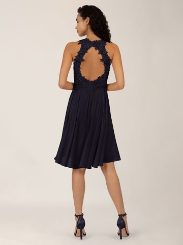 Kleid in Dunkelblau