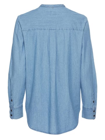 Jeans-Hemd in Hellblau