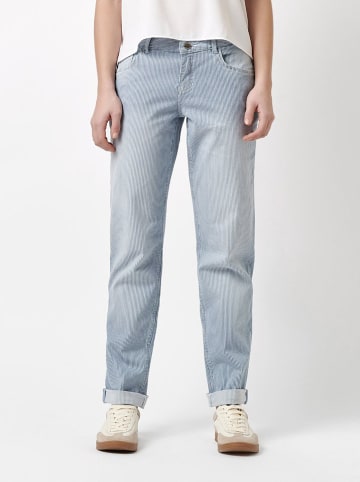 Dżinsy - Relaxed fit - w kolorze błękitnym
