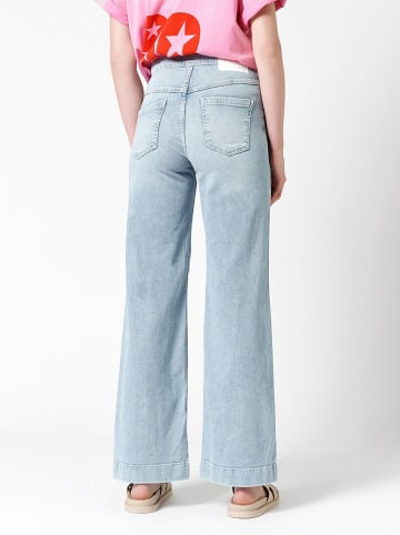Dżinsy - Bootcut fit - w kolorze błękitnym