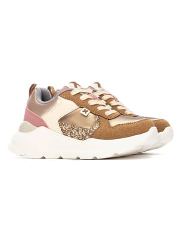 Sneakersy w kolorze jasnobrązowym