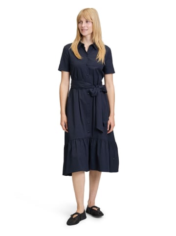 Kleid in Dunkelblau