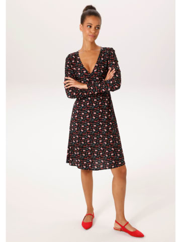 Kleid in Schwarz/ Rot