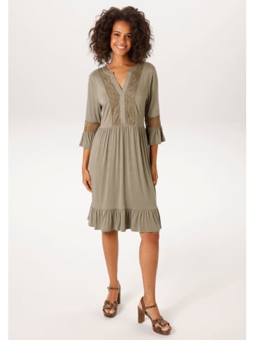 Kleid in Braun