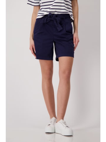 Shorts in Dunkelblau