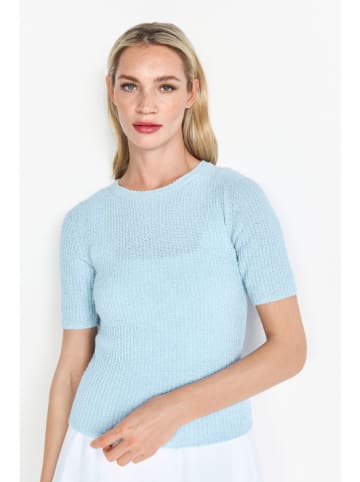Sweter w kolorze błękitnym