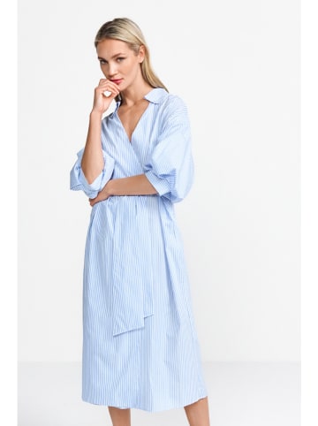 Kleid in Hellblau