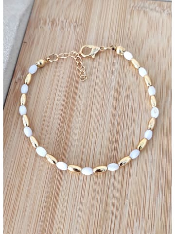 Pozłacana bransoletka z masą perłową