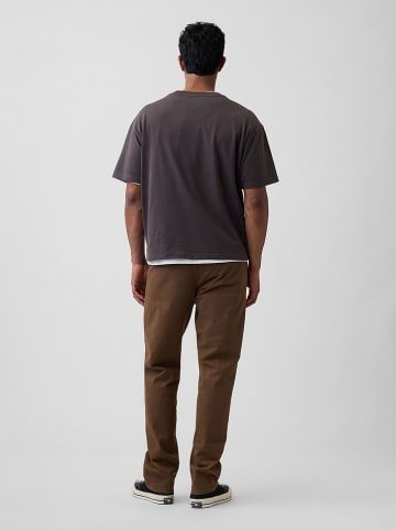 Chino in Braun
