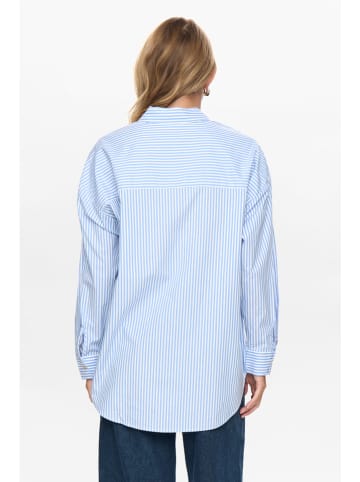 Koszula w kolorze błękitnym