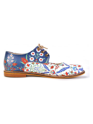 Schnürschuhe in Weiß/ Blau