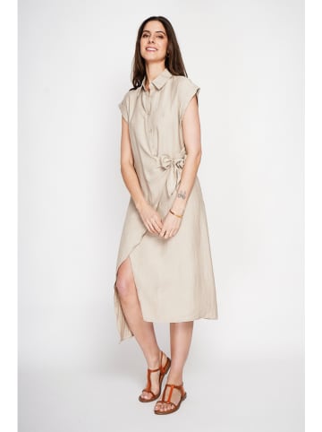 Kleid in Creme