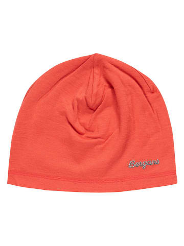 Czapka beanie w kolorze koralowym