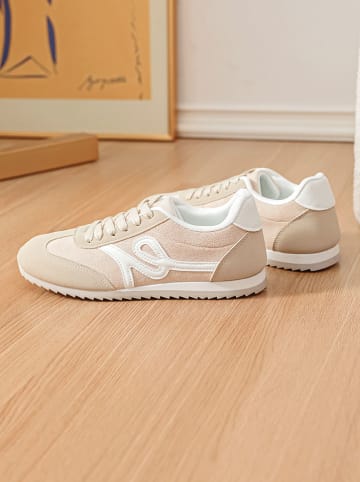 Sneakersy w kolorze beżowym