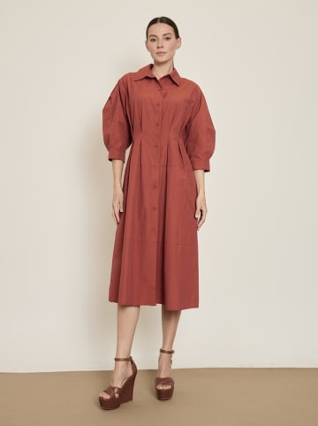 Kleid in Hellbraun