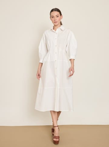 Kleid in Weiß