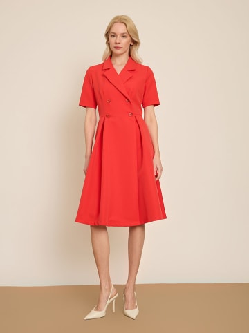 Kleid in Rot
