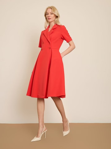 Kleid in Rot